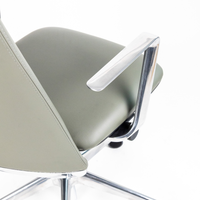 Sillón Ejecutivo Lorenzo Respaldo Alto Tapizado en Piel Accesorios en Aluminio RP-5050/AL