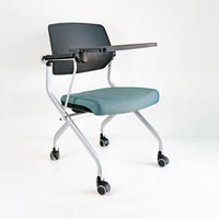 Silla training con Paleta, Respaldo Negro en Polipropileno con Reclinamiento