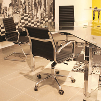 Silla Goetz negro respaldo Alto para mesa de Juntas