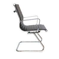 Silla Goetz visitante negro