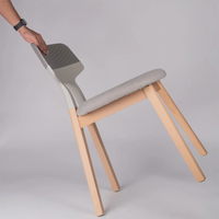 Silla Visitante Patas de Haya con Asiento Tapizado en Tela Shine